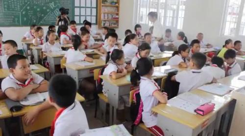 ��A SPring outing�������ѧ��Ƶ-�ɽ̰����꼶Ӣ���²�