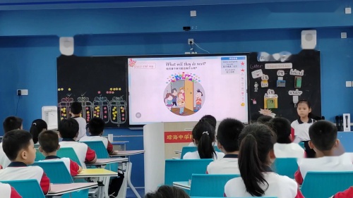 《It’s on your desk》示范课教学视频-外研版三年级英语下册 – 三年级英语优质课公开课示范观摩研讨课视频