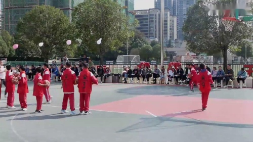 �������н������Ͷ�����񽱹�������Ƶ-���꼶����-���ݳ����������ʿ���ѡ-��ѧ���ֺ���ʦ