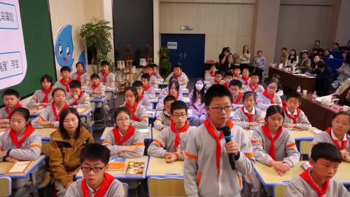 《汤姆索亚历险记》教研示范课教学视频-部编版六年级语文-班级读书会教学观摩研讨活动 – 六年级语文优质课公开课示范观摩研讨课视频