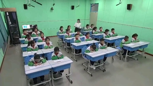 《刘胡兰》写字指导课教学视频-部编版二年级语文上册 – 二年级语文优质课公开课示范观摩研讨课视频