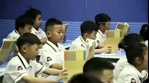 《在牛肚子里旅行》第一课时优质课视频-部编版三年级语文上册 – 三年级语文优质课公开课示范观摩研讨课视频