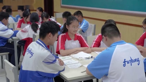 《地形图的判断》优质课教学视频-人教版八年级地理上册-教学能手王老师 – 八年级地理优质课公开课示范观摩研讨课视频