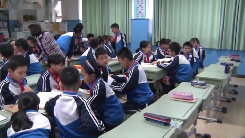 《班级事务共商定》第一课时教学视频-部编版五年级道德与法治上册-教学能手方老师 – 五年级政治优质课公开课示范观摩研讨课视频