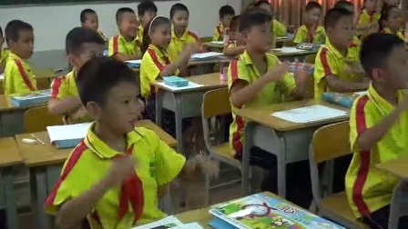 �˽̰����꼶�����²ᡶ���ǰ༶�ı�־�����ʿν�ѧ��Ƶ