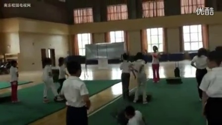 三年级体育《仰卧推起成桥》示范课教学视频-执教韩老师