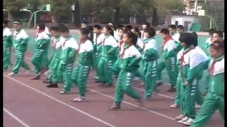 四年级体育《少儿健美操-曲线跑》公开课教学视频