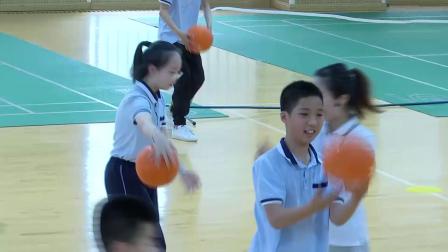 《排球移动与垫球的练习方法》优质课教学视频-人教版三年级体育-教学能手张老师
