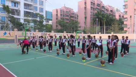 《篮球单手肩上投篮》优秀教学视频-四年级体育 – 四年级体育优质课公开课示范观摩研讨课视频