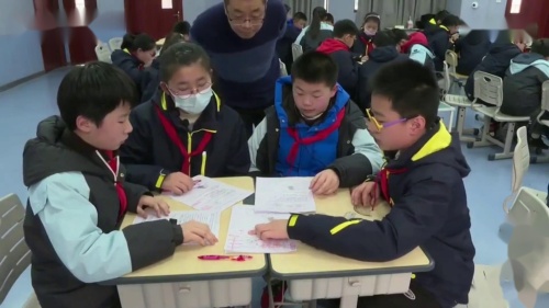 《用方向和距离确定位置》人教版五年级下册数学-名师新课标示范课视频-张齐华 – 数学名师课堂数学优质课公开课示范观摩研讨课视频