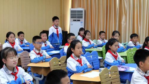 《年月日的认识》新课标公开课视频-青岛版三年级数学 – 三年级数学优质课公开课示范观摩研讨课视频