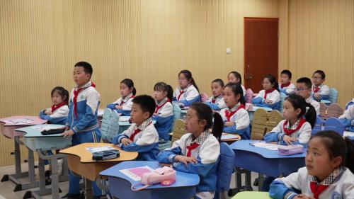 《年月日的实践应用》新课标公开课视频-青岛版三年级数学 – 三年级数学优质课公开课示范观摩研讨课视频