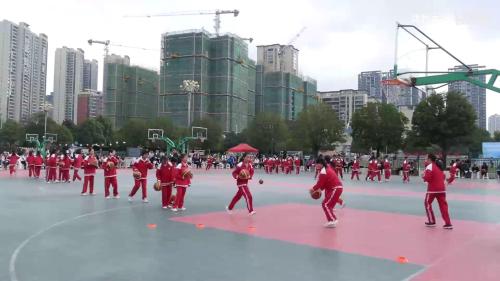 《篮球行进间高手投篮》获奖教学视频-七年级体育-贵州初中体育公开课评选 – 七年级体育优质课公开课示范观摩研讨课视频