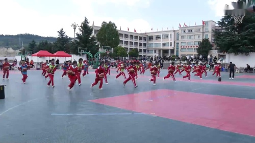 《篮球行进间高手投篮》获奖公开课视频-七年级体育-贵州初中体育公开课评选-赵老师 – 七年级体育优质课公开课示范观摩研讨课视频