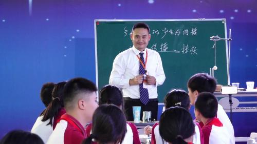 �������Ĳ������˽̰��������������Ƶ-ԬС��