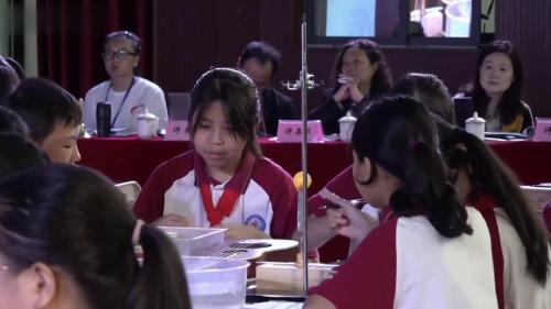 《声音的产生与传播》人教版八上物理赛课视频-龚秀 – 八年级物理优质课公开课示范观摩研讨课视频