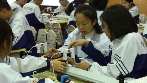 《动量守恒定律》人教版高二物理第16届全国青年教师赛课视频-执教-孙海洋 – 高二物理优质课公开课示范观摩研讨课视频