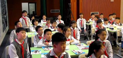 ����ʯ��˵�����ս̰����¿�ѧ��עѧ��ѧϰ���ֵ�˼ά�ͽ�ѧ���¿���Ƶ