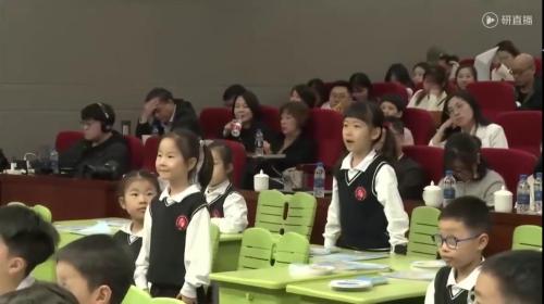 ��Unit5 Weather Period1���Ϻ�ţ���һ��Ӣ���½̲ľ۽����������Ż���Ԫ��ѧ���ʵ������Ƶ