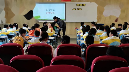 ������ĸ��ʾ�����˽̰�������ѧ�����ι���һ�Ƚ�