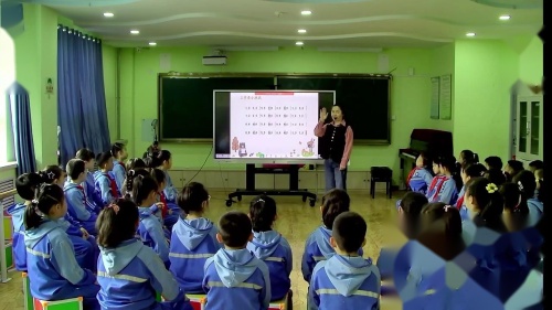 �������޺�С�����衷�˽̰������������������ϵ���лչʾ����Ƶ