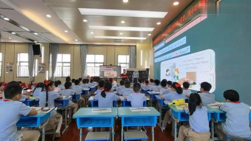 ��Unit 5 A Let��s talk & Let��s learn�����˽�����Ӣ�����ֿ���Ƶ