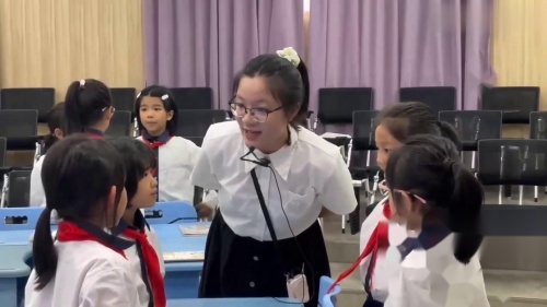 ��U3 Amazing animals B Let s talk���˽̰������½̲���ʵʩ���ֿ���Ƶ