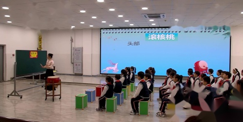 ��������������-�����ҡ�Сѧ���֡��ÿ��á�չʾ����Ƶ