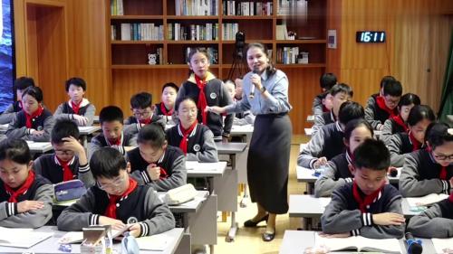 ���¹������������������-����ʡ��25��Сѧ���Ĺ�Ħ���ֻ