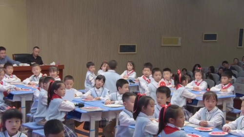 《我喜欢哪种情景、不只是为了干净》部编版二上道德与法治赛课视频 – 二年级政治优质课公开课示范观摩研讨课视频