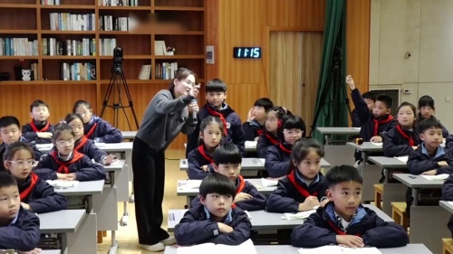 ������Ȼ��������������������Ľ���ʡ25��Сѧ���������ʦ�����α����صȽ���Ƶ