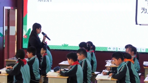 ��һֻ���ҵĴ��ϻ��������е�������Сѧ�����»,Сѧ���Ŀ��ý�ѧչʾ�����صȽ���Ƶ-�������������