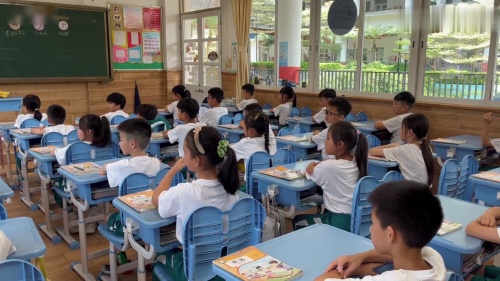 《U3 B Let’s talk & Let’s learn》新人教三下英语研讨课视频 – 三年级英语优质课公开课示范观摩研讨课视频