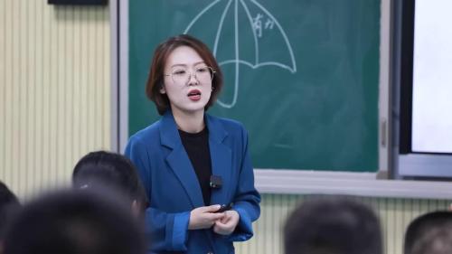 ���Զ����ġ���д��ʵ�����ѧ���-������һ���ı����²ṫ������Ƶ