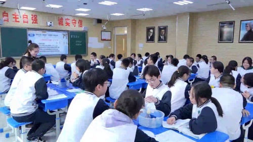 ��̽����ѧ��Ӧ�е������仯��³�̰���꼶��ѧ������Ƶ