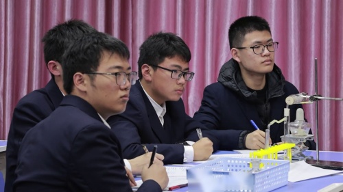 ���л���ѧ���� ���ӵ�1��ʱ��̽�Ҵ����˽̰���л�ѧѡ���Ա�����չʾ����Ƶ