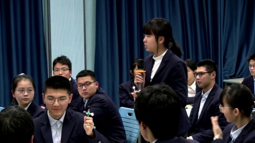 ��������볬���ӵ�1��ʱ��̽�����˽̰���л�ѧѡ���Ա��޶�չʾ����Ƶ