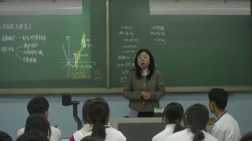 �����κ���ר�⸴ϰ�����ڽ�ѧ��һ�廯ϵ����ѵ�֮ѧ�������´����ۺ�ר�⸴ϰ�о�����Ƶ