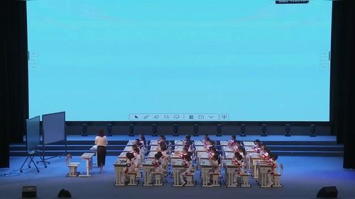 ���ö������˵���������һ������2025AI���ܽ�ѧ��ʽ��ｻ��չʾ����Ƶ